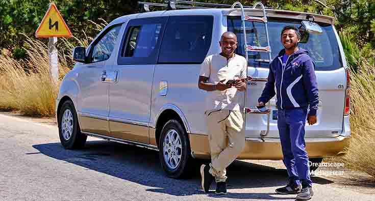 driver and fameno Driver and guide for pipi stop on RN4 to Ankarafantsika national park